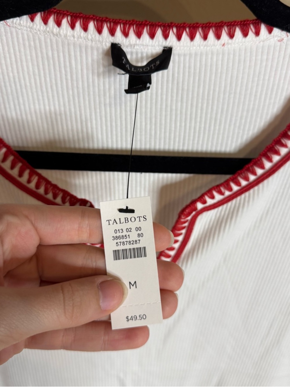 NWT Sleeveless White Ribbed Tank with Red Trim - Picture 2 of 4